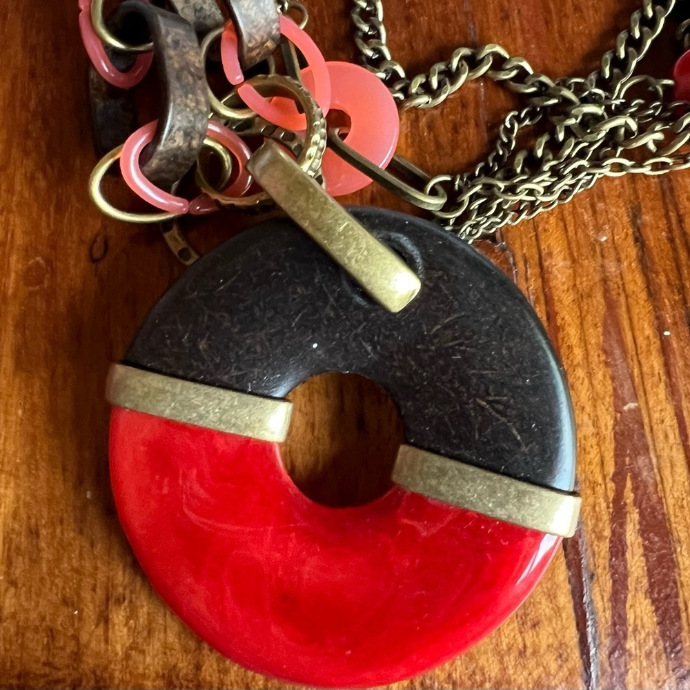Premier Designs PIPER Red Acrylic Brass Chain Necklace Retro NWOT 38” #511 - Picture 7 of 8